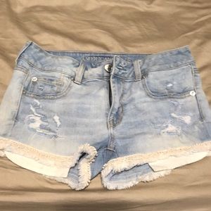 Blue Jean shorts with crochet hem